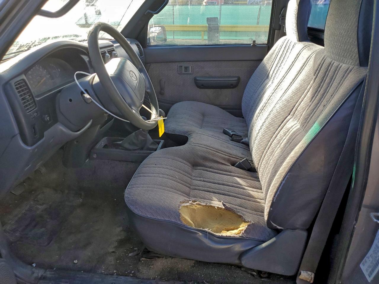 Toyota Tacoma Image 12