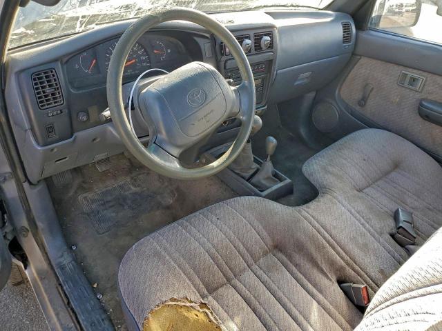 Toyota Tacoma Image 2