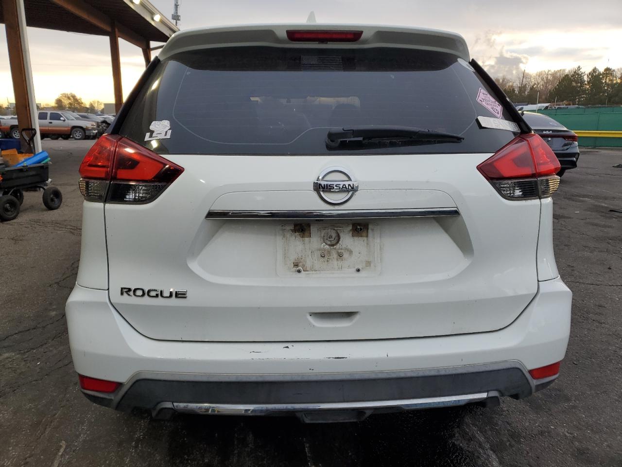 Nissan Rogue S Image 10