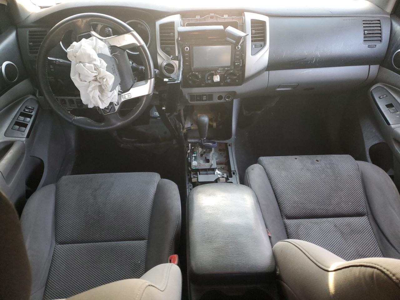 Toyota Tacoma Double Cab Image 11