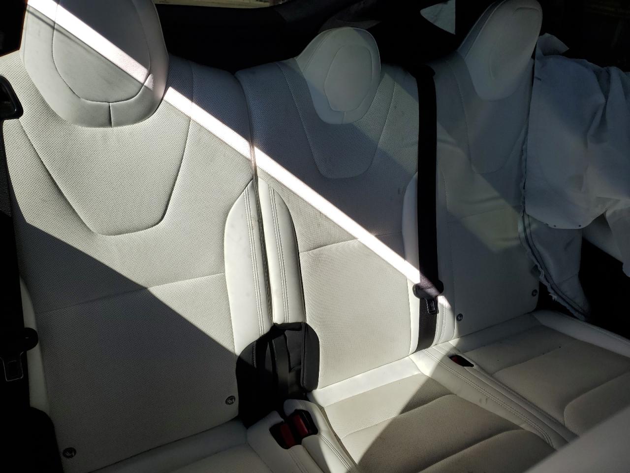 Tesla Model X Image 9