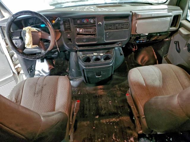 Chevrolet Express Image 8