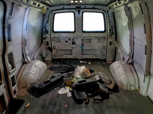 Chevrolet Express Image 4