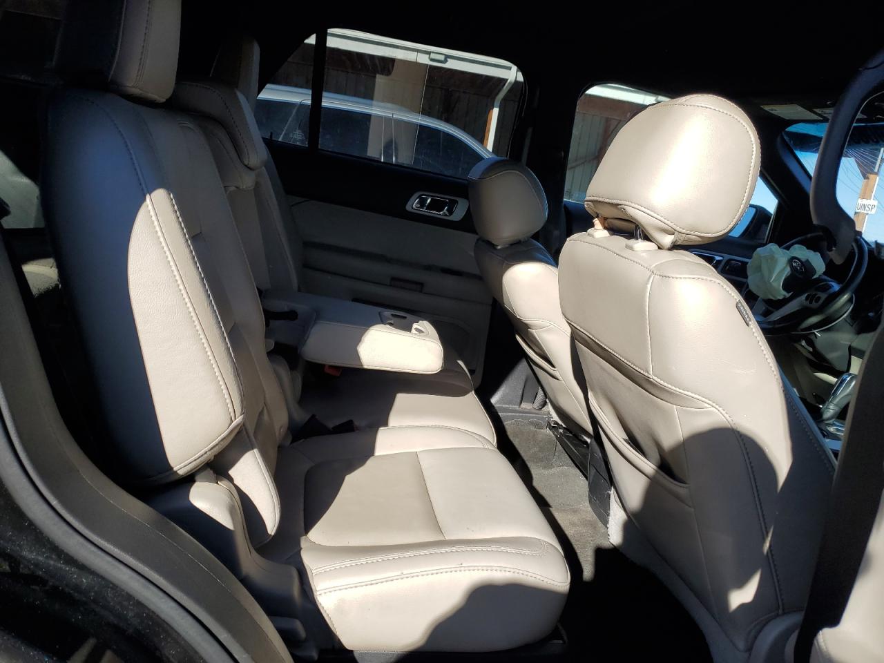 Ford Explorer Limited Image 13