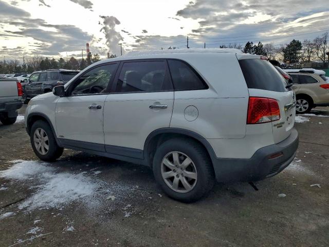 Kia Sorento Base Image 10