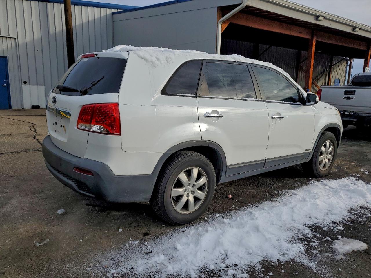 Kia Sorento Base Image 5