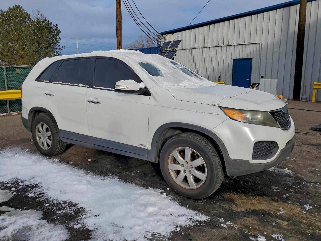 Kia Sorento Base Image 4