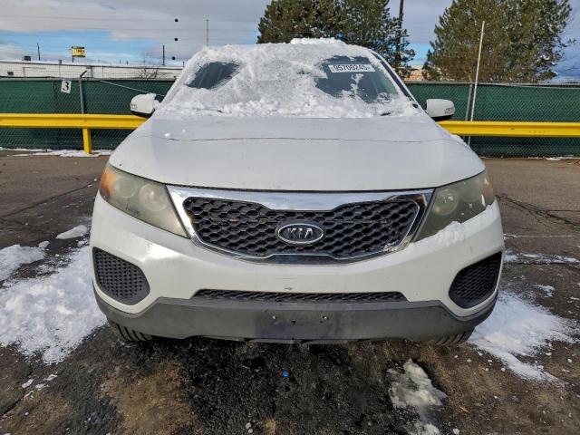 Kia Sorento Base Image 2