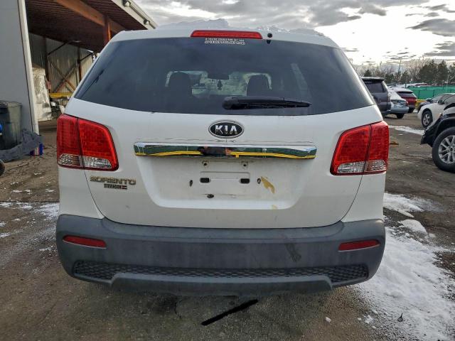 Kia Sorento Base Image 7