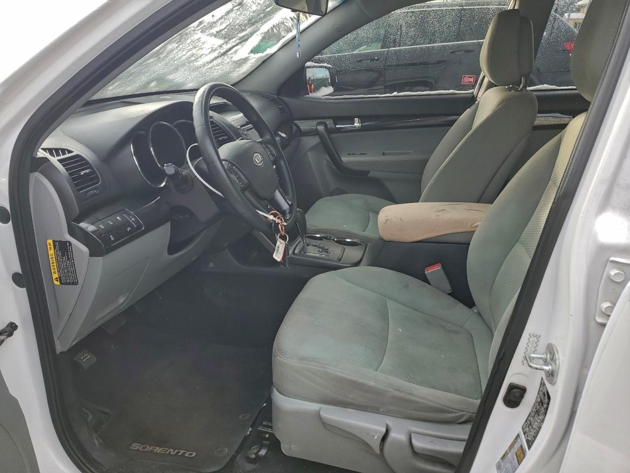 Kia Sorento Base Image 3