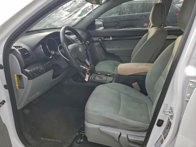 Kia Sorento Base Image 3