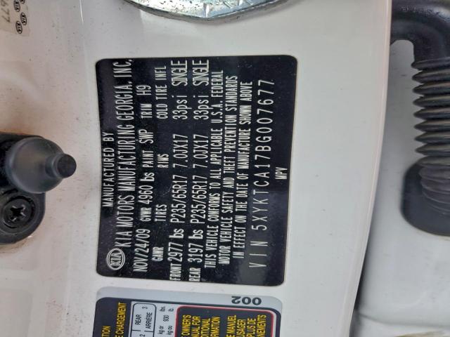 Kia Sorento Base Image 11