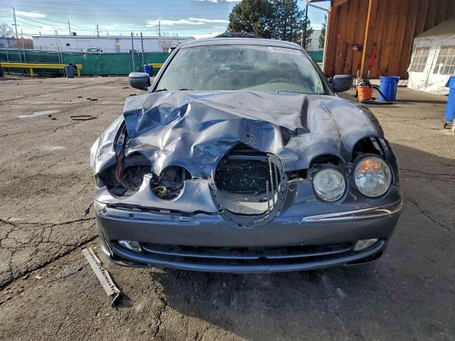 Jaguar S-Type Image 10