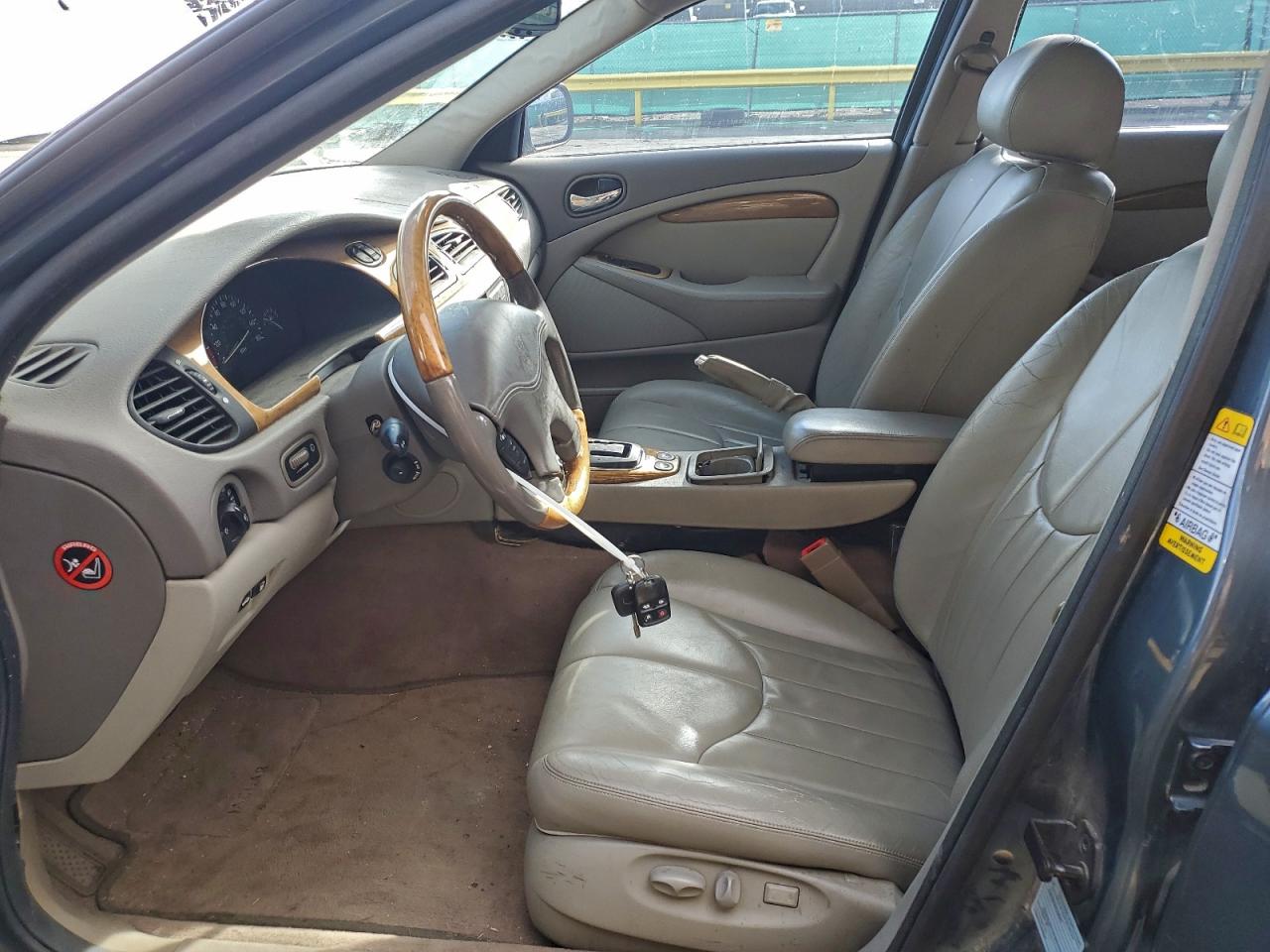 Jaguar S-Type Image 8