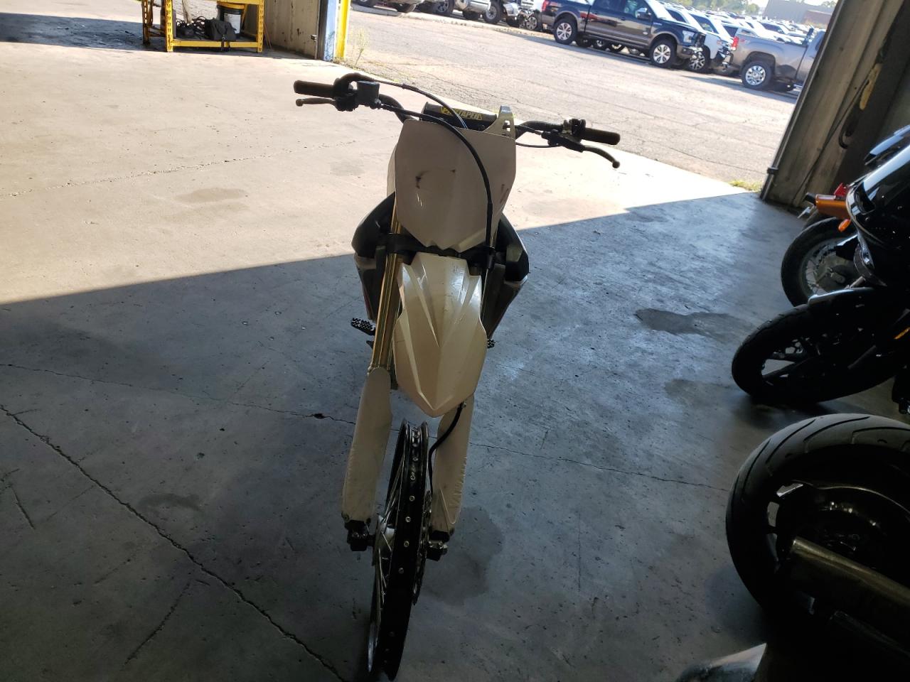 Yamaha Dirt Bike F Image 2