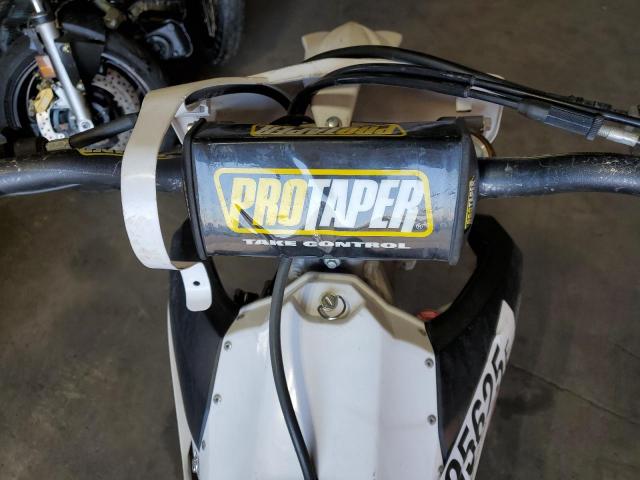 Yamaha Dirt Bike F Image 3