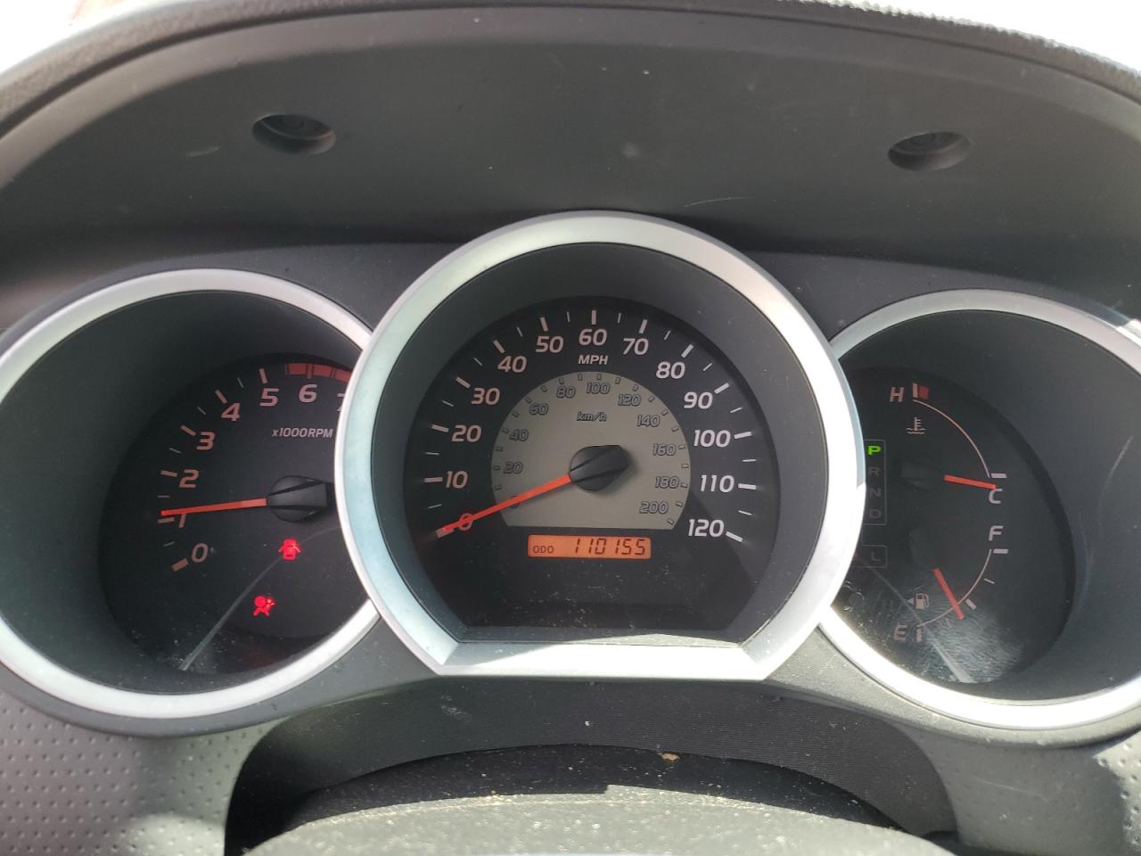 Toyota Tacoma Double Cab Image 3