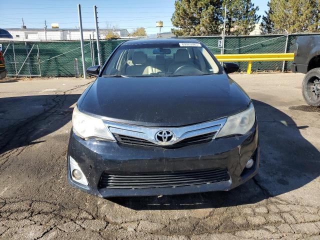 Toyota Camry Se Image 9