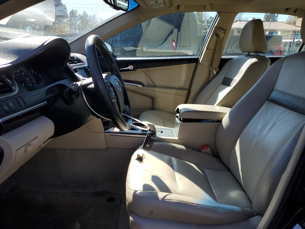 Toyota Camry Se Image 11