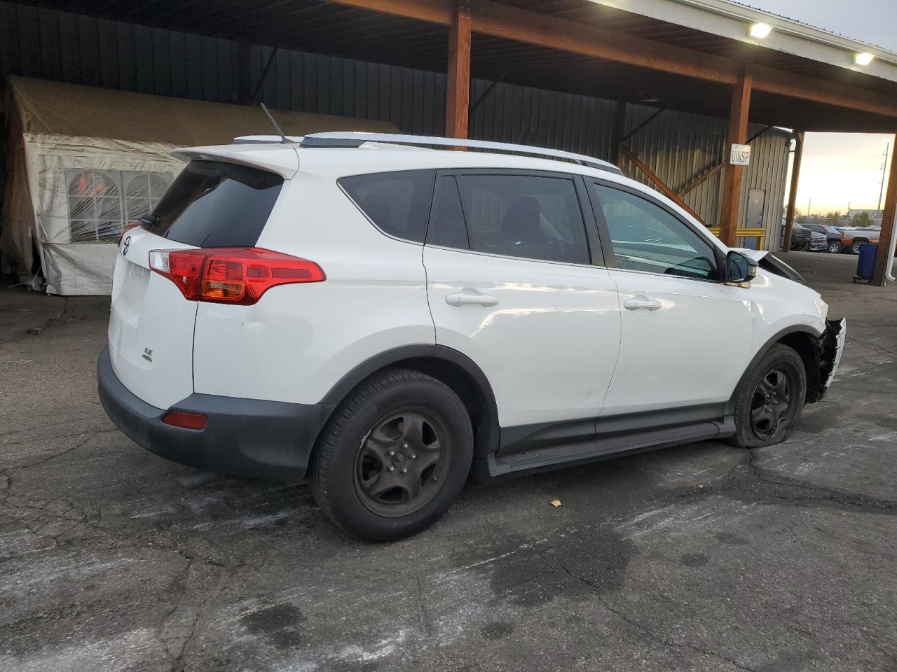 Toyota RAV4 Le Image 6