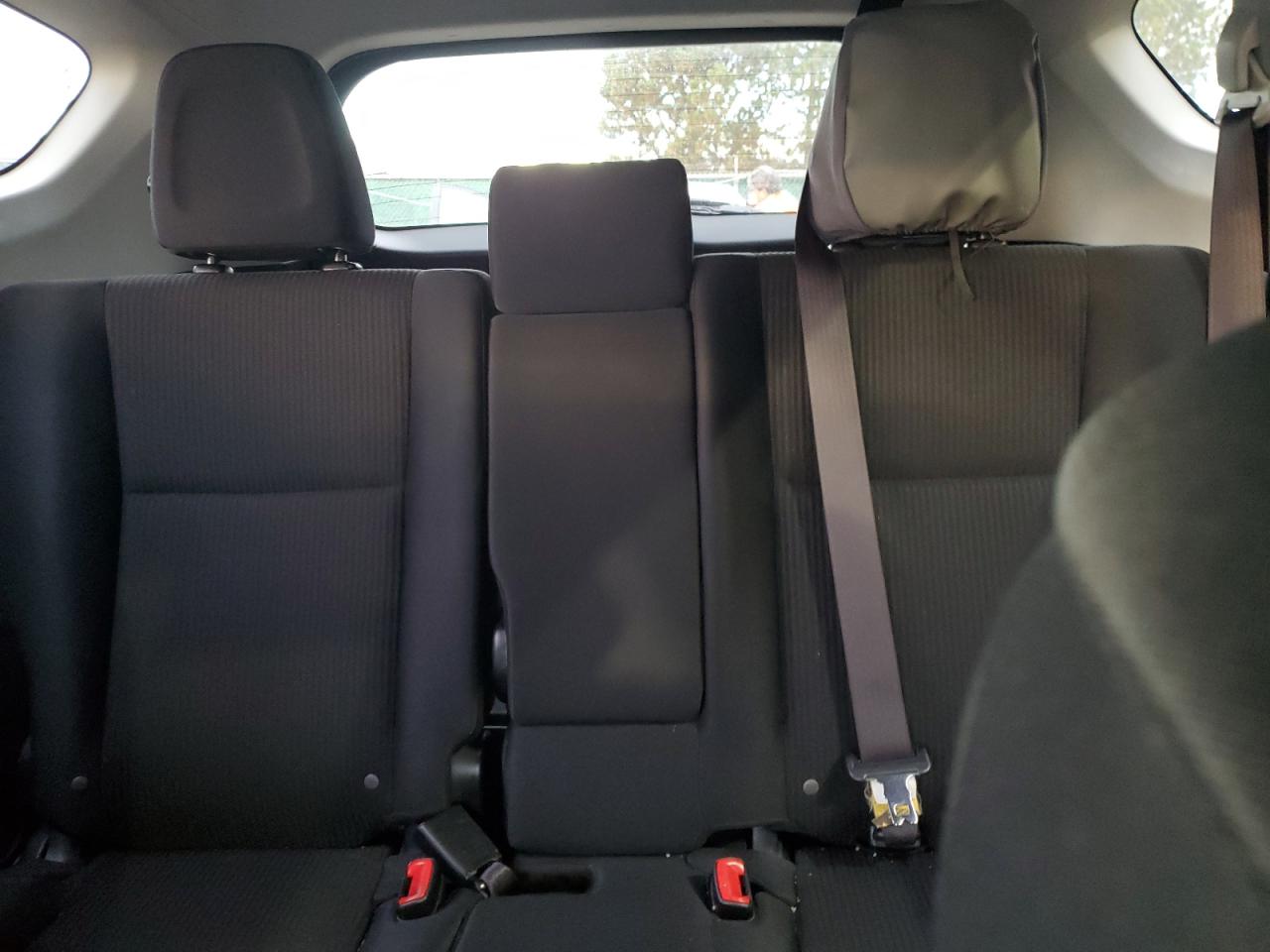 Toyota RAV4 Le Image 13