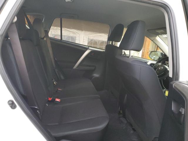 Toyota RAV4 Le Image 4