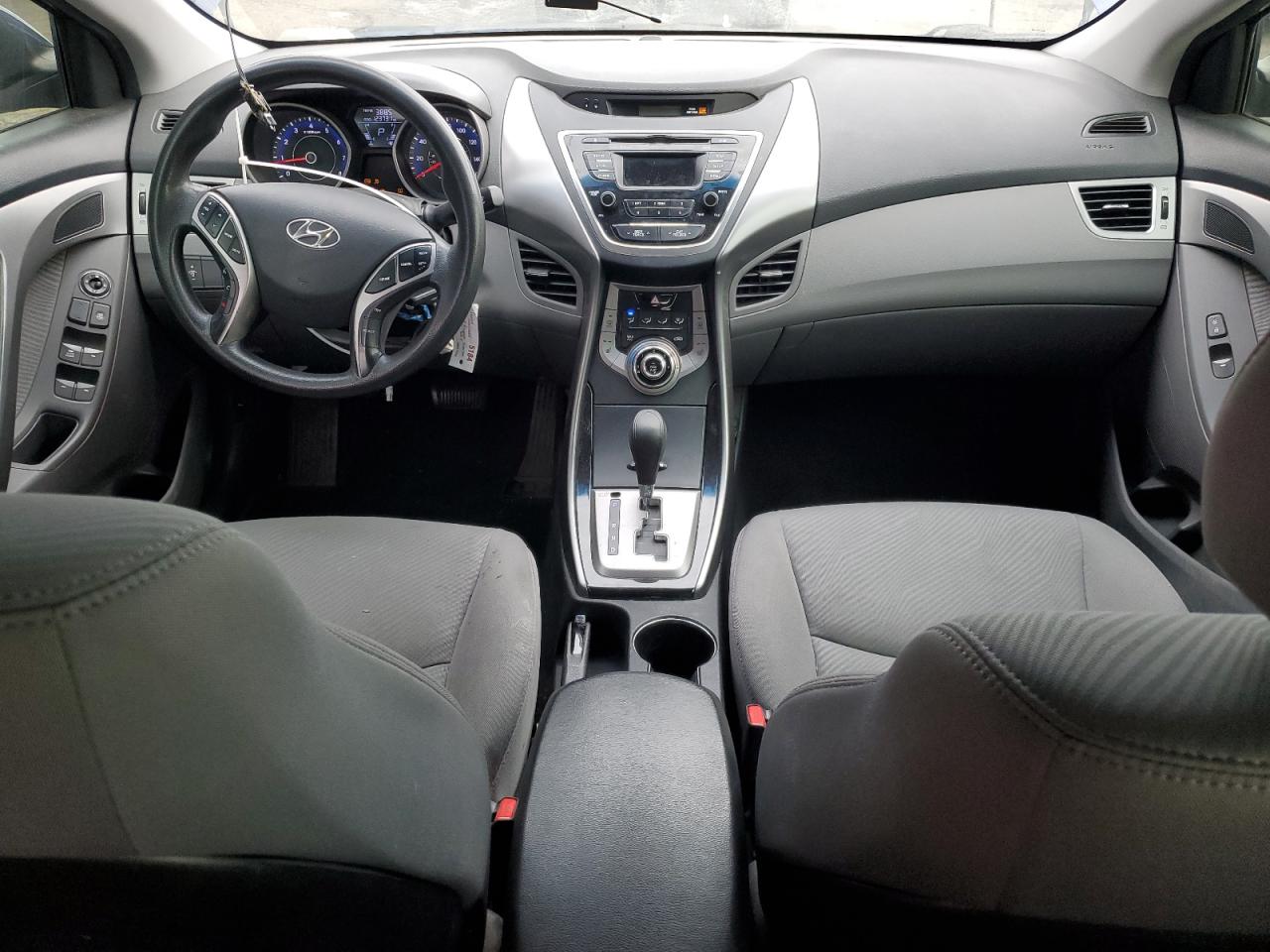 Hyundai ELANTRA Gls Image 7