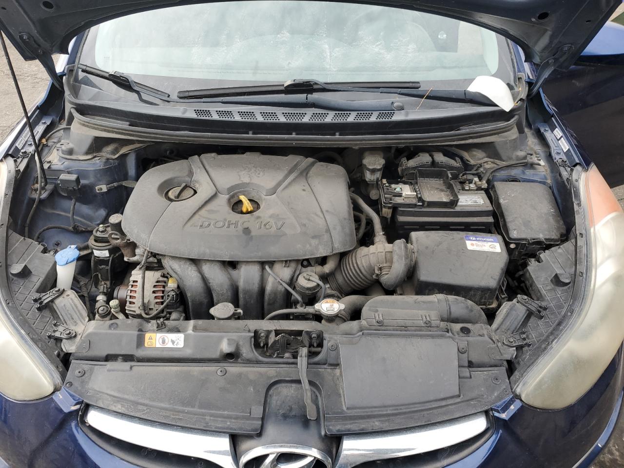 Hyundai ELANTRA Gls Image 12