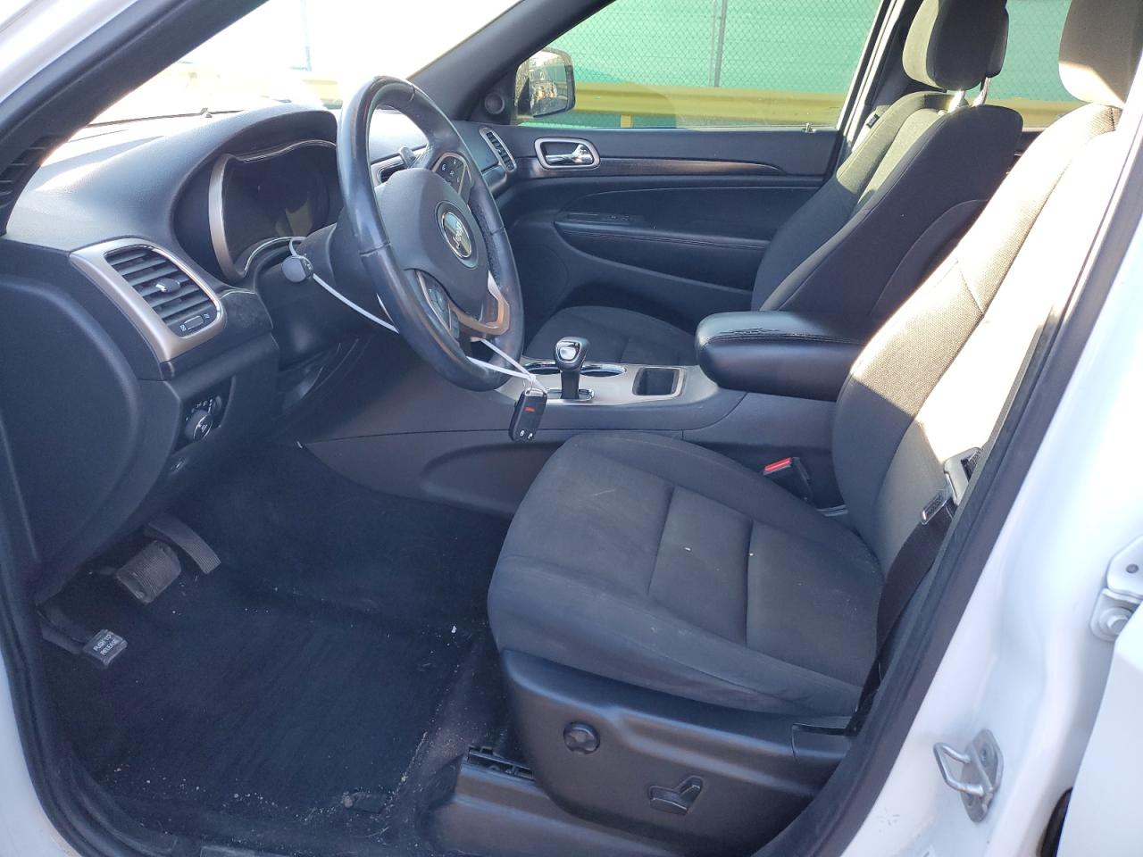 Jeep Grand Cherokee Laredo Image 2