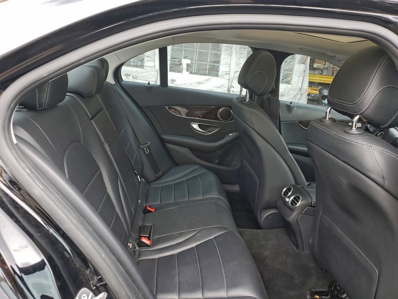 Mercedes-Benz C-Class 300 4matic Image 12