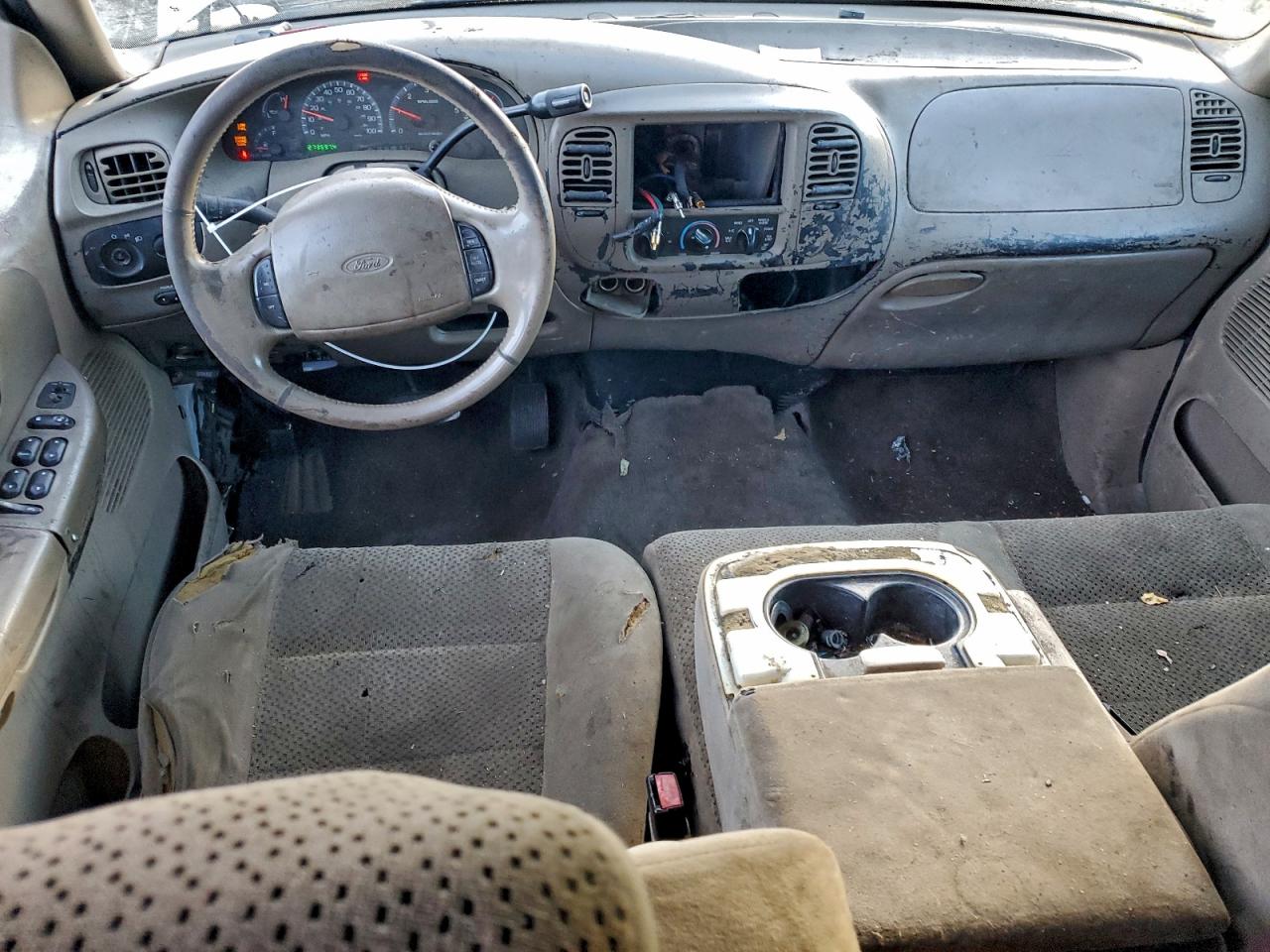 Ford F-150 Supercrew Image 8