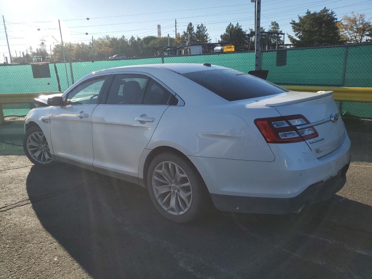 Ford Taurus Limited Image 5