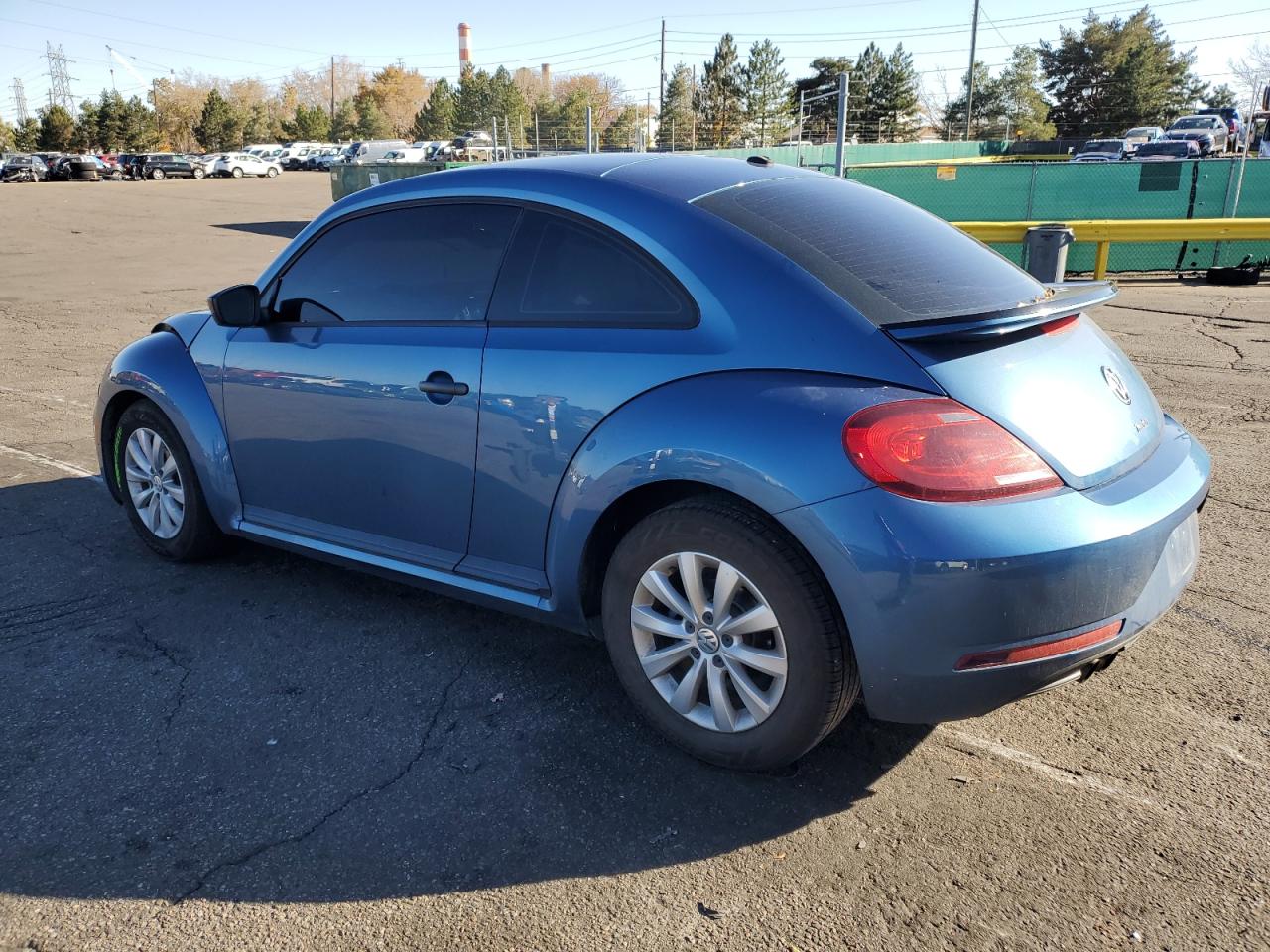 Volkswagen Beetle S Image 3