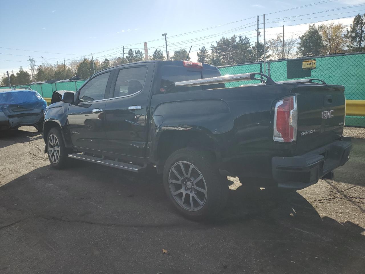 GMC Canyon Denali Image 12