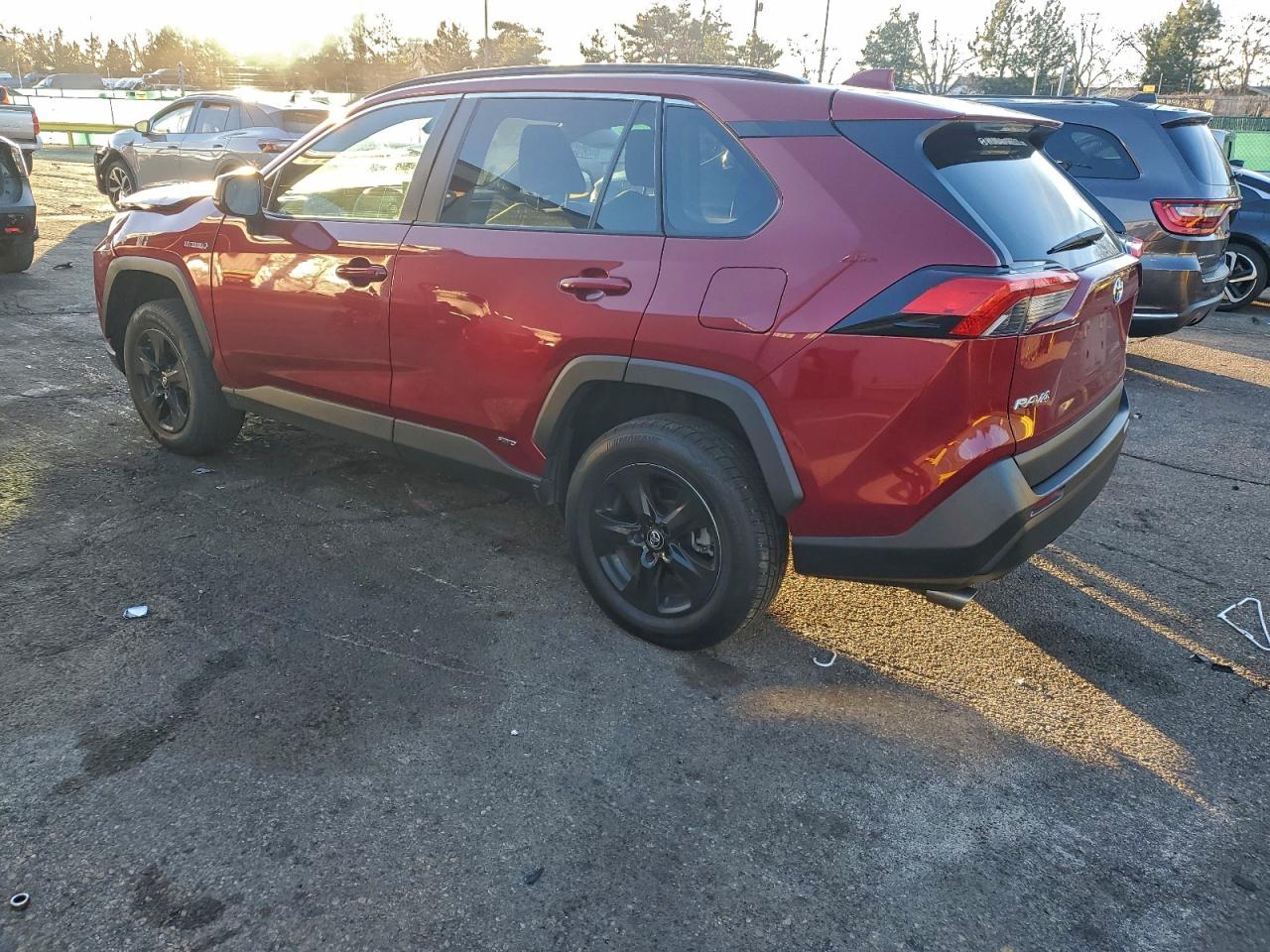 Toyota RAV4 Le Image 12