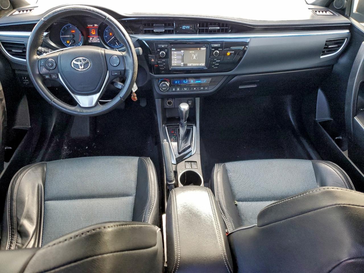 Toyota Corolla L Image 7