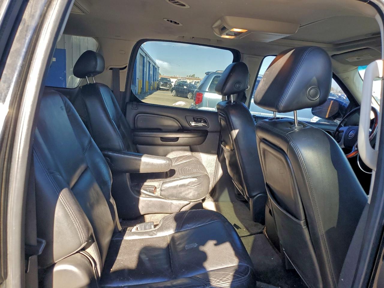 Cadillac Escalade Esv Image 6