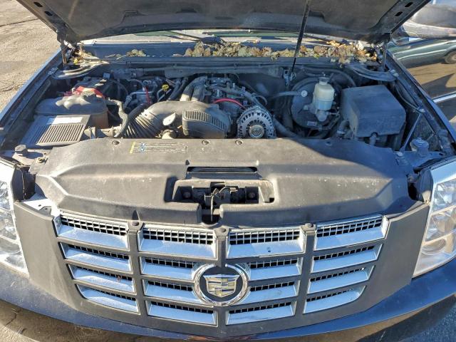 Cadillac Escalade Esv Image 2