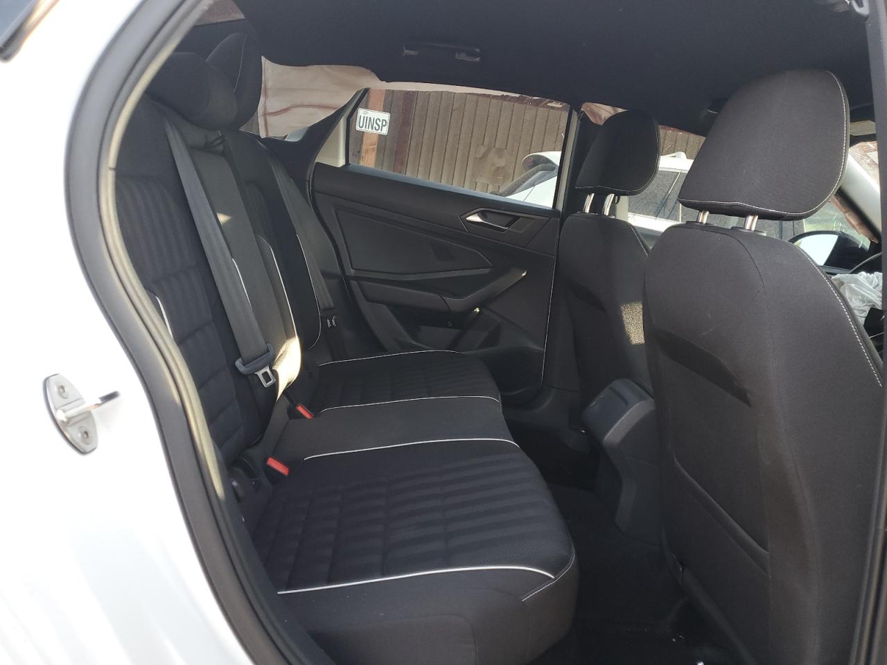 Volkswagen Jetta Sport Image 9