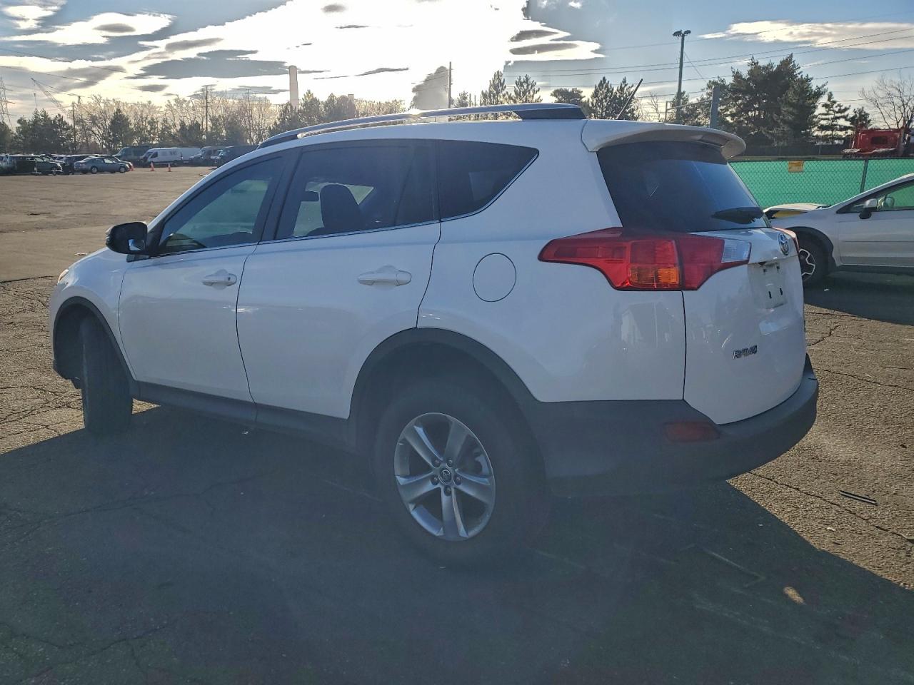 Toyota RAV4 Xle Image 2