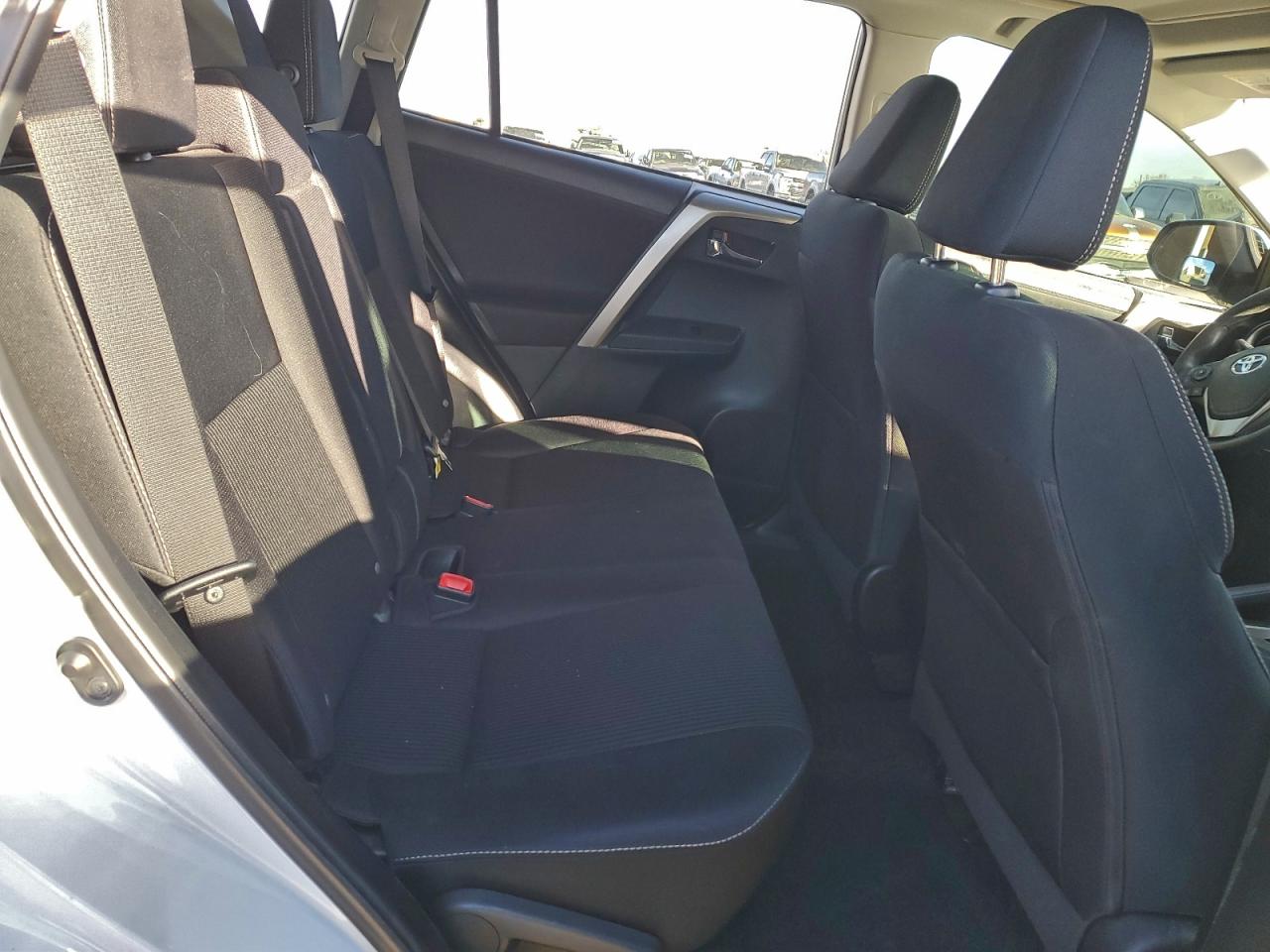 Toyota RAV4 Xle Image 11