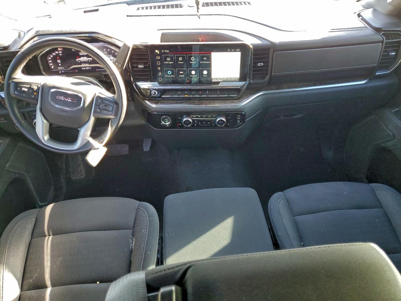 GMC Sierra K1500 Elevation Image 2