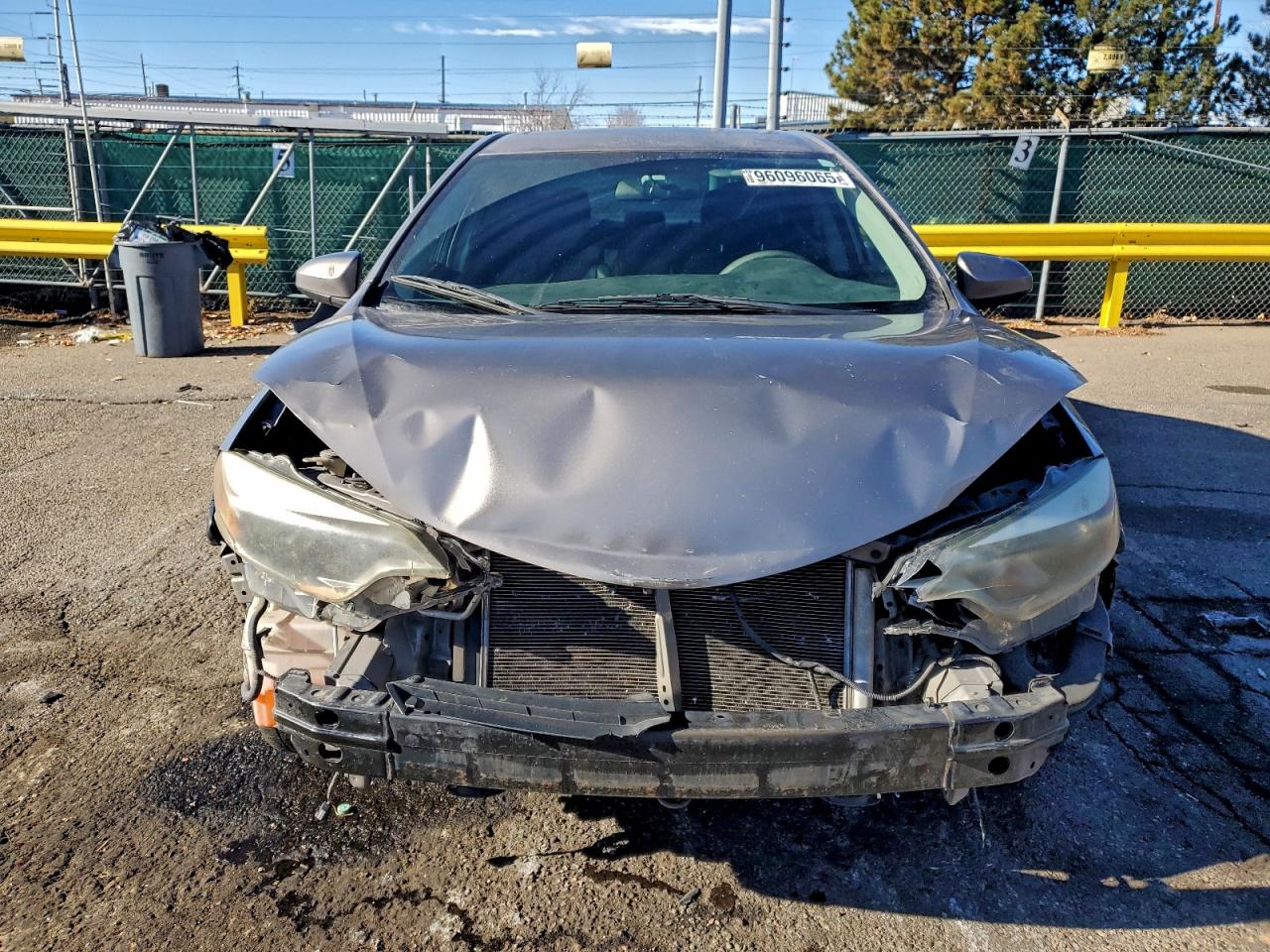 Toyota Corolla L Image 2