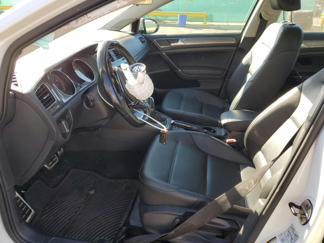 Volkswagen Golf S Image 9