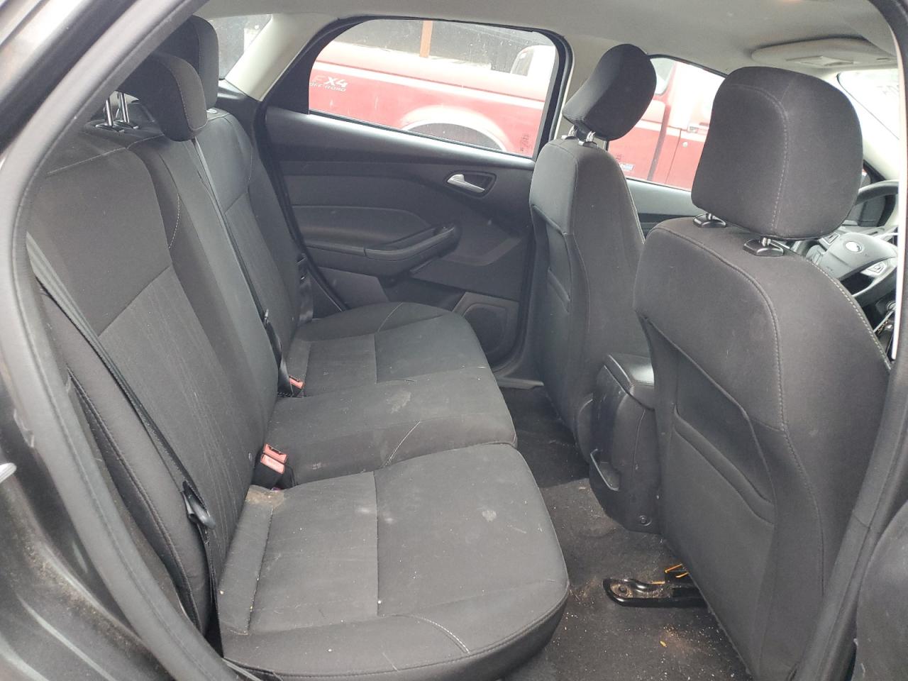 Ford Focus Se Image 8