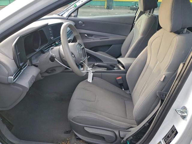 Hyundai ELANTRA Sel Image 9