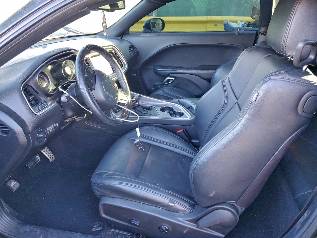 Dodge Challenger R/t Scat Pack Image 6