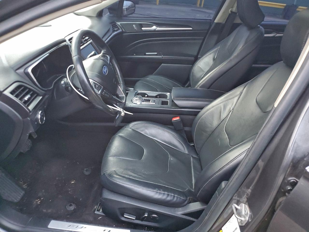 Ford Fusion Titanium Image 3