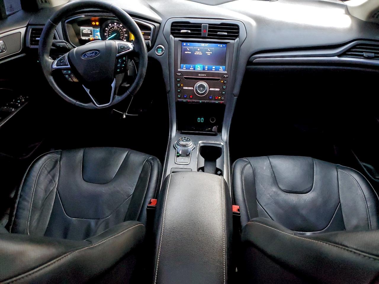 Ford Fusion Titanium Image 8