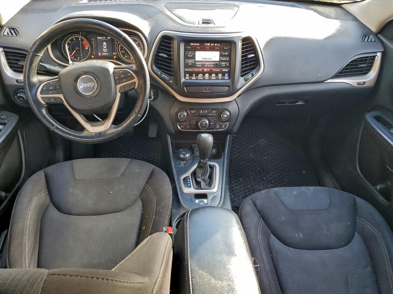 Jeep Grand Cherokee Latitude Image 11